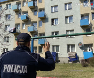 Policjanci czujni w dobie epidemii. Tak patrolują ulice miast Śląska i Zagłębia [ZDJĘCIA]