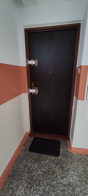 Spokojny syn i matka pozbijali się nawzajem. Sąsiedzi są w szoku i nie mogą w to uwierzyć.