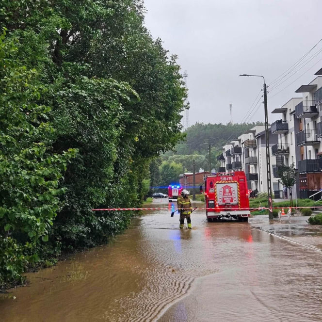 Awarie prądu i zalania. Pracowity weekend służb na Warmii i Mazurach