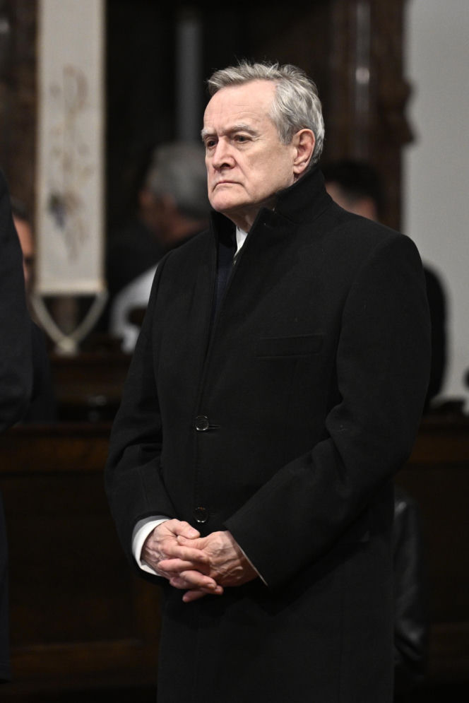 Msza za ofiary Smoleńska w Archikatedrze. Obecni Nawrocki i Kaczyńska