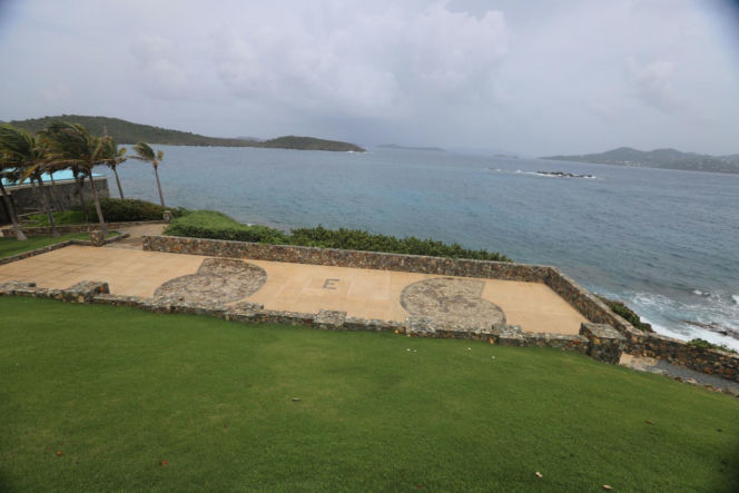 Tajemnicza świątynia na wyspie Epsteina. Co tam się dzialo?