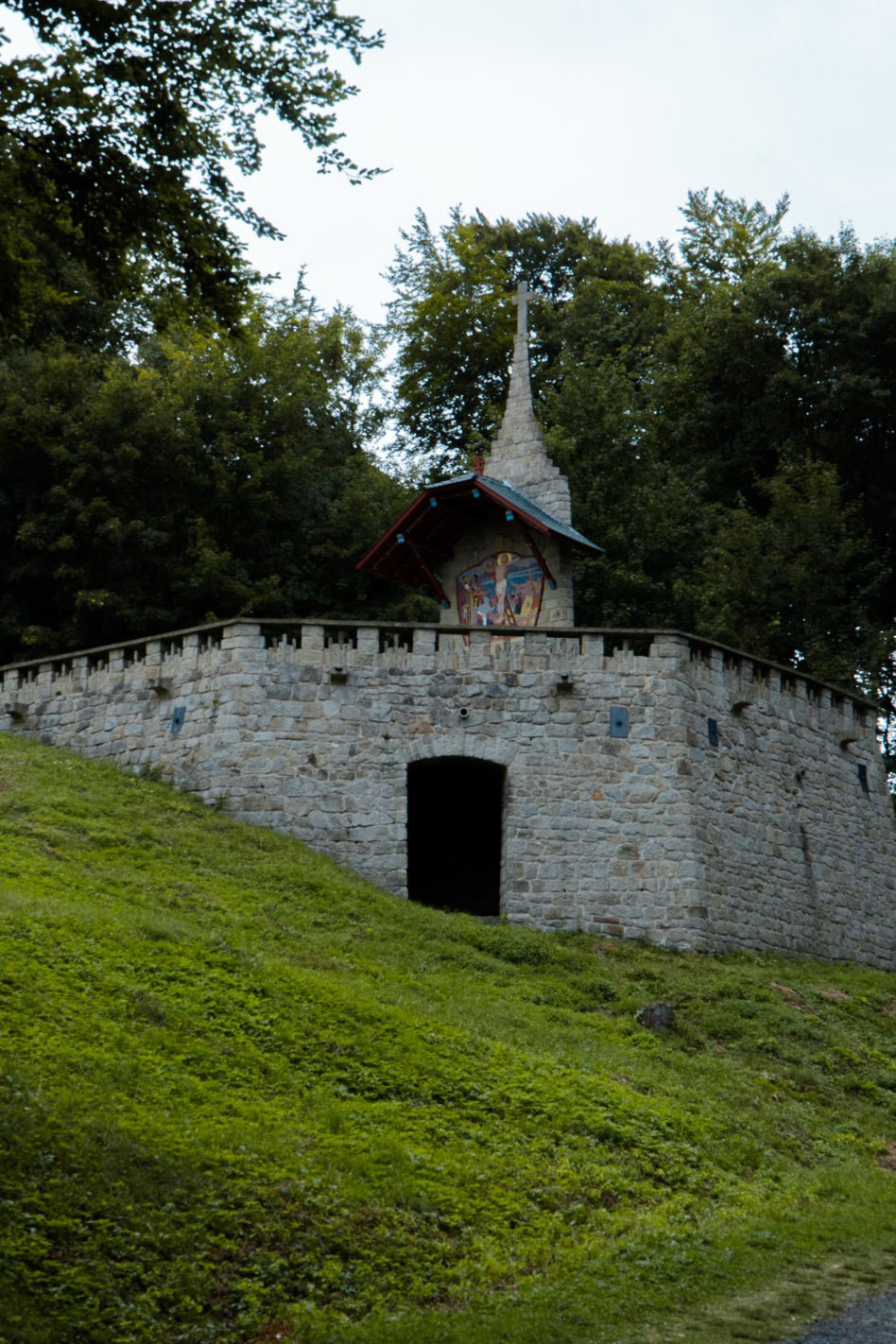 Stacje drogi krzyżowej proj. Dušana Jurkoviča