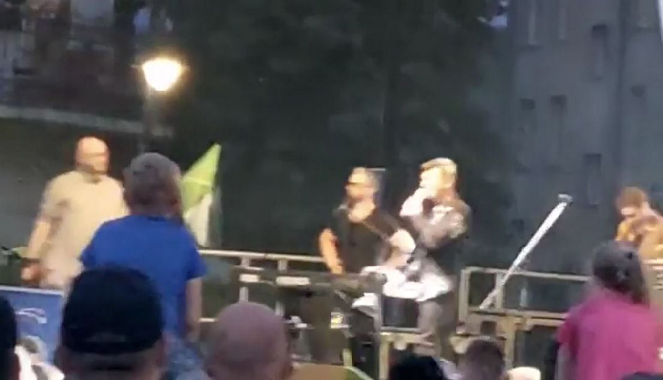 Zenek Martyniuk został obrzucony jajkami!