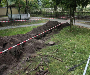 Mina przy Centrum Neuropsychiatrycznym w Kościanie. Teren zabezpiecza policja