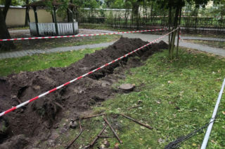 Mina przy Centrum Neuropsychiatrycznym w Kościanie. Teren zabezpiecza policja