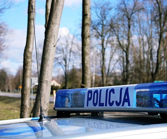 Betonowe przeszkody na torach pod Łukowem