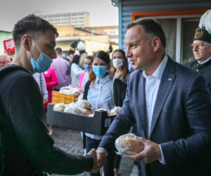 Duda rozdawał górnikom bułki w Zofiówce