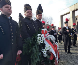 Kopalnia Wujek w Katowicach. Związkowcy złożyli kwiaty [ZDJĘCIA]