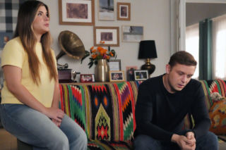 Barwy szczęścia, odc. 3335. Agata (Natalia Zambrzycka), Hubert (Marek Molak)