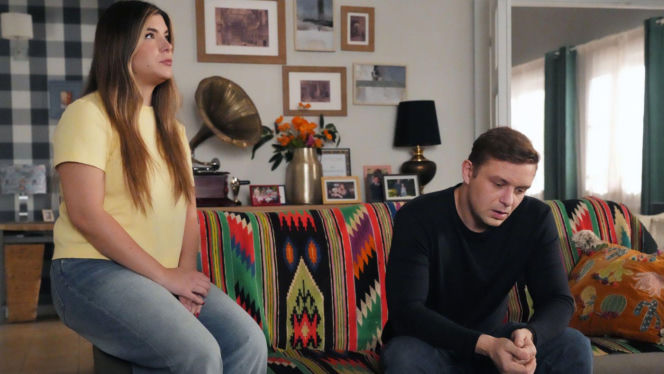 Barwy szczęścia, odc. 3335. Agata (Natalia Zambrzycka), Hubert (Marek Molak)