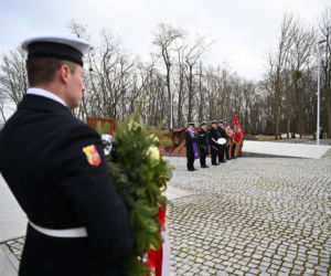 Rocznica śmierci admirała Józefa Unruga. Przejmująca uroczystość w Gdyni