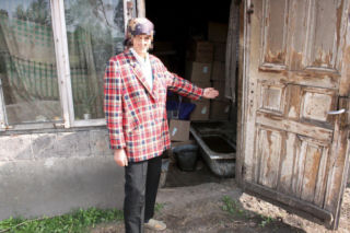 Stanisław latami trzymał ukochaną w komórce obok świń. „Podbieram paszę i zlewki z koryta”