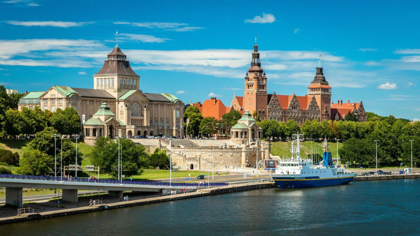 8 . Szczecin - 8 153,98‬ zł