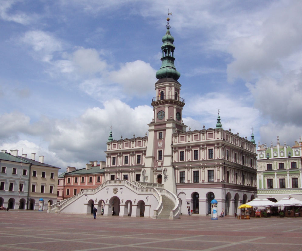 Zamość: KARCZEMNA AWANTURA na Starym Mieście. SKATOWALI 39-latka. Co tam się stało?!