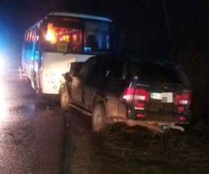 Czarna Białostocka. Autobus z dziećmi zderzył się z osobówką