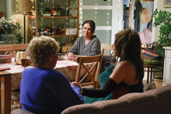 M jak miłość. Simona (Agnieszka Fitkau-Perepeczko), Barbara (Teresa Lipowska), Marysia (Małgorzata Pieńkowska)