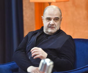 Tak Cezary Żak wyglądał na początku kariery. Niezwykła metamorfoza gwiazdora Miodowych lat
