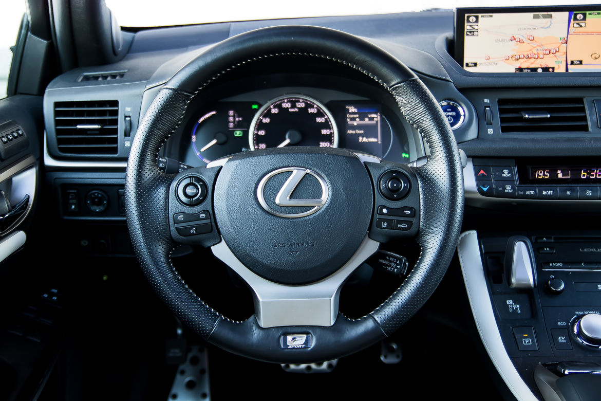 Lexus CT 200h F Sport 1.8 Hybrid 136 KM
