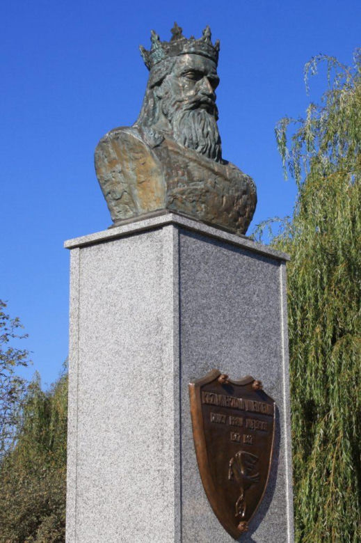 Pomnik Króla Kazimierza Wielkiego