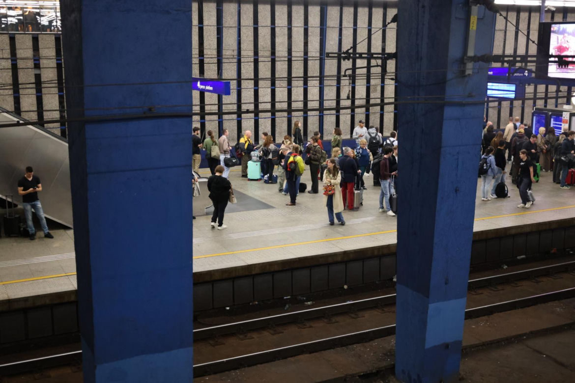 Protest maszynistów spowodował utrudnienia na kolei - Warszawa Centralna