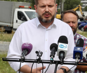 Burmistrz z Woli nie chce już płacić za iluminację kościołów. Znikną światła na świątyniach?