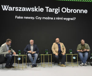 Warszawskie Targi Obronne. Scena Biała. Fake newsy. Czy można z nimi wygrać