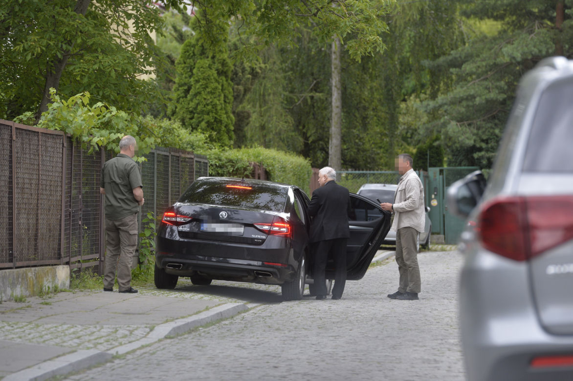 Jarosław Kaczyński znów wymodlił zwycięstwo