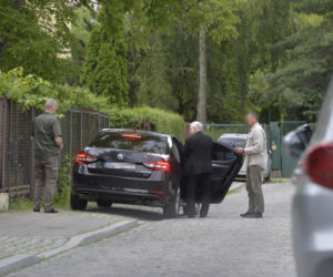 Jarosław Kaczyński znów wymodlił zwycięstwo