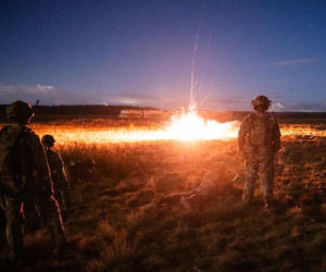 Pentagon planuje operacje lądowe w Iranie. Teheran grozi „podpaleniem” amerykańskich wojsk