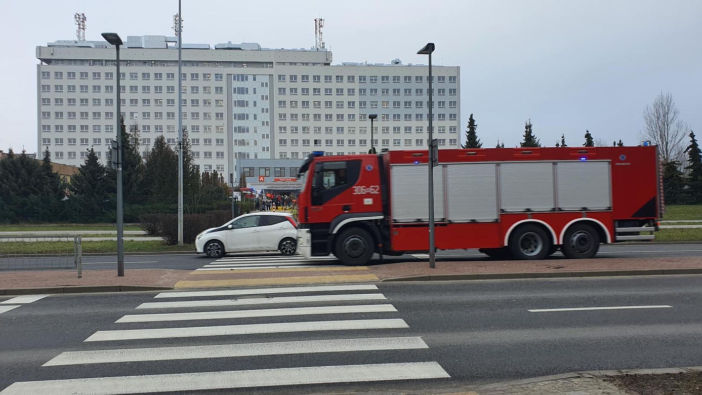 Akcja służb w Narodowym Instytucie Onkologii w Warszawie. Mamy zdjęcia