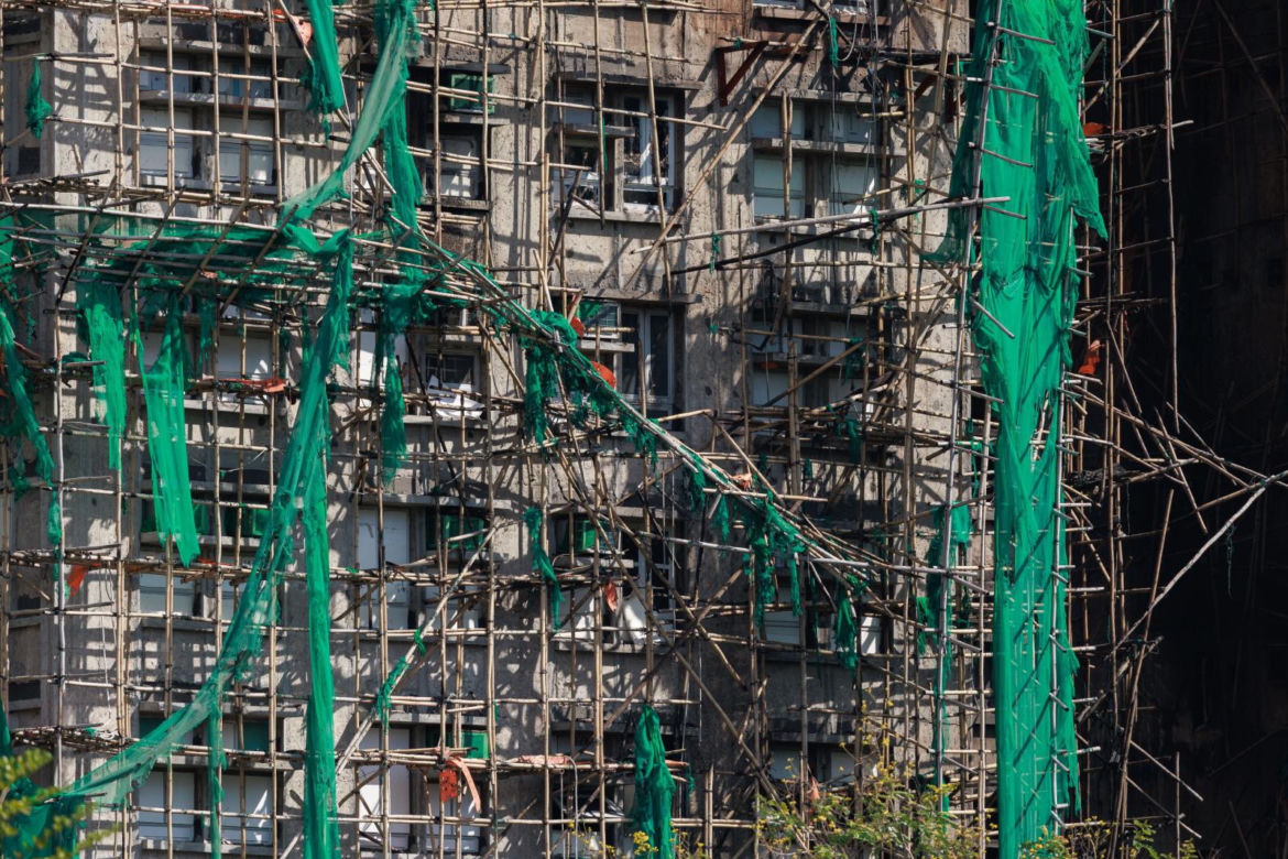 Hongkong pogrążony w żałobie po tragicznym pożarze wieżowców. Liczba ofiar wzrosła do 146