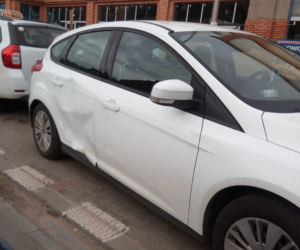 Rozpędzone BMW zmiażdżyło nogi 18-latkowi