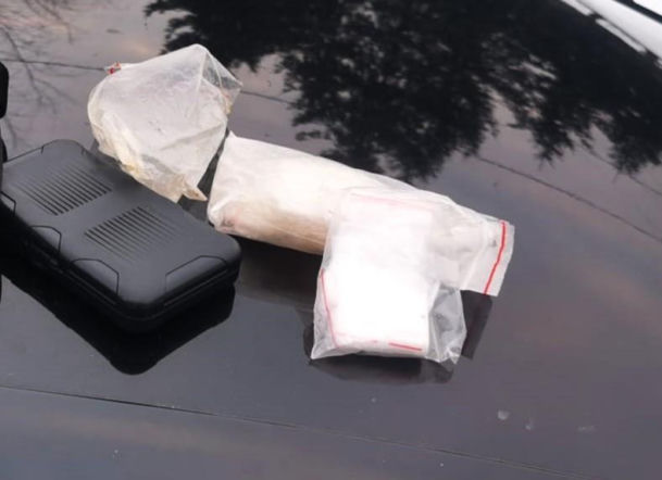 Mocne uderzenie w narkobiznes  w Grybowie. Trzy osoby zatrzymane!