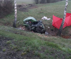 Wypadek śmiertelny w Horodniance. Kierowca opla zginął na miejscu [ZDJĘCIA]