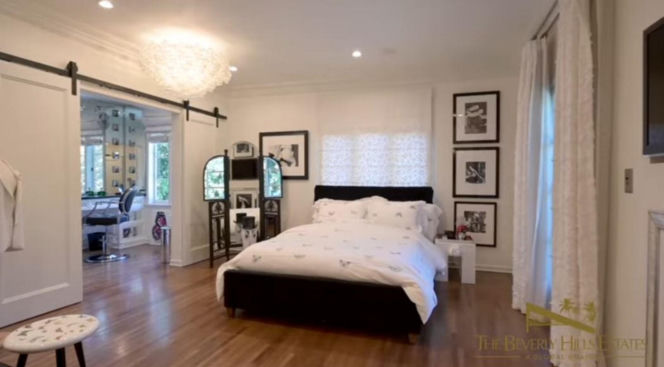 Słynna posiadłość Ozzy'ego Osbourne'a trafiła na sprzedaż! Gwiazdorski luksus za KOLOSALNĄ sumę!