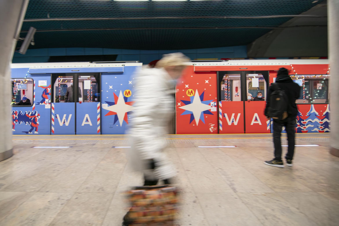 Świąteczny pociąg metra w Warszawie