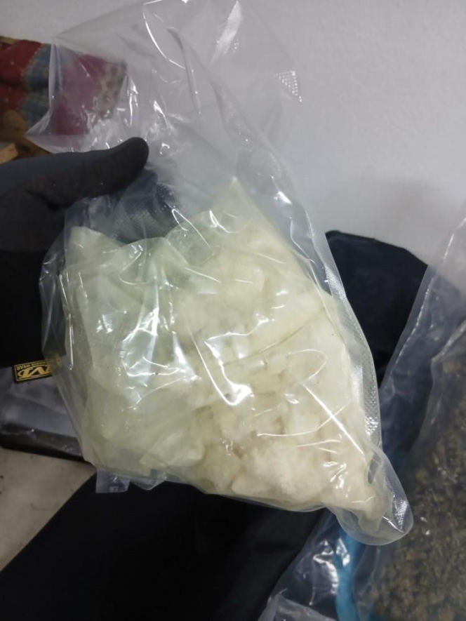 31-latek z Otwocka w areszcie. Policja przejęła 4 kg narkotyków i 330 tys. zł