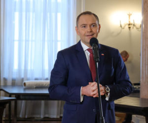 Demontaż okrągłego stołu w Pałacu Prezydenckim