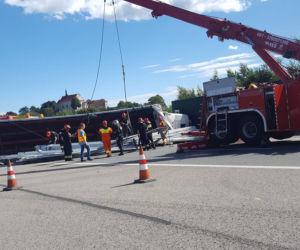 Poważny wypadek na A4 Katowice - Kraków. Przewróciła się ciężarówka