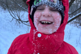 8-letni Dawid przestał oddychać w nocy. Na karetkę czekali 24 minuty