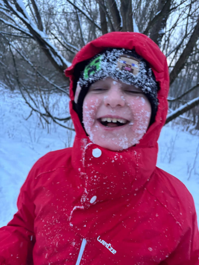 8-letni Dawid przestał oddychać w nocy. Na karetkę czekali 24 minuty