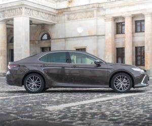 Toyota Camry 2.5 Hybrid 218 KM e-CVT Executive + VIP