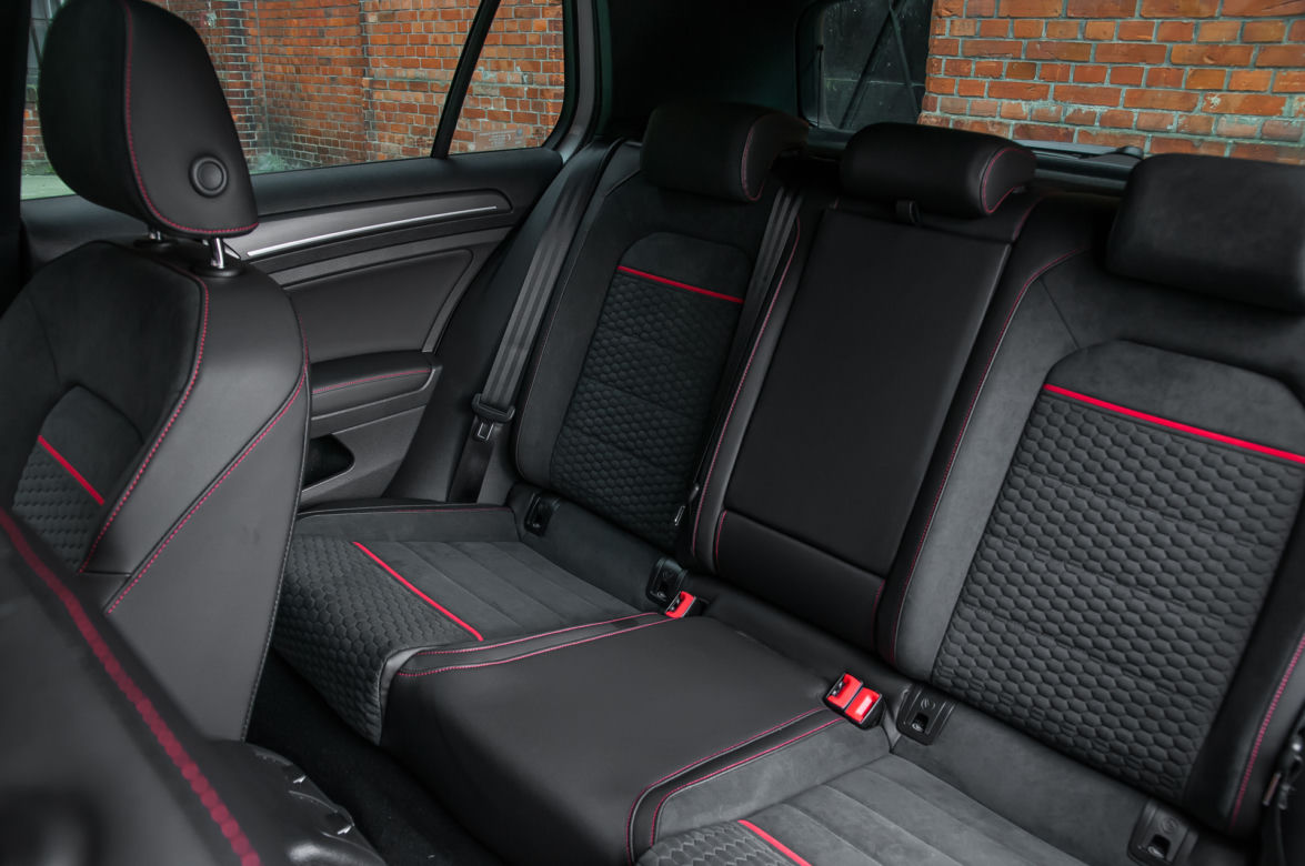 Volkswagen Golf 2.0 TSI GTI Performance 245 KM