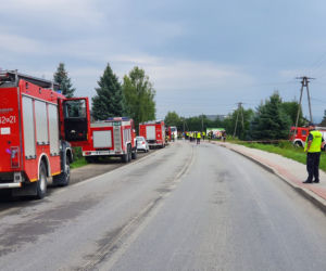 Dramatyczny wypadek autobusu z dziećmi w Świniarsku