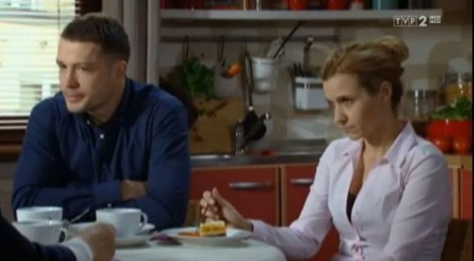 M jak miłość odc. 998. Małgosia (Joanna Koroniewska), Tomek (Andrzej Młynarczyk)