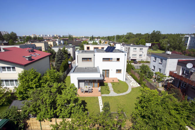 Dom kostka z lat 50. po przebudowie