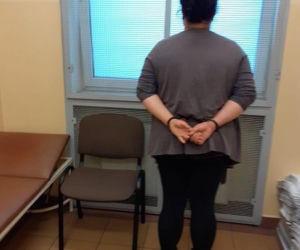 Brutalny rozbój w Ostrowcu. Cztery osoby pobiły i okradły mężczyznę!