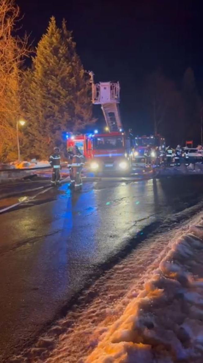Dramat na weselu. 100 osób uciekało z płonącej karczmy. Ogień objął cały budynek