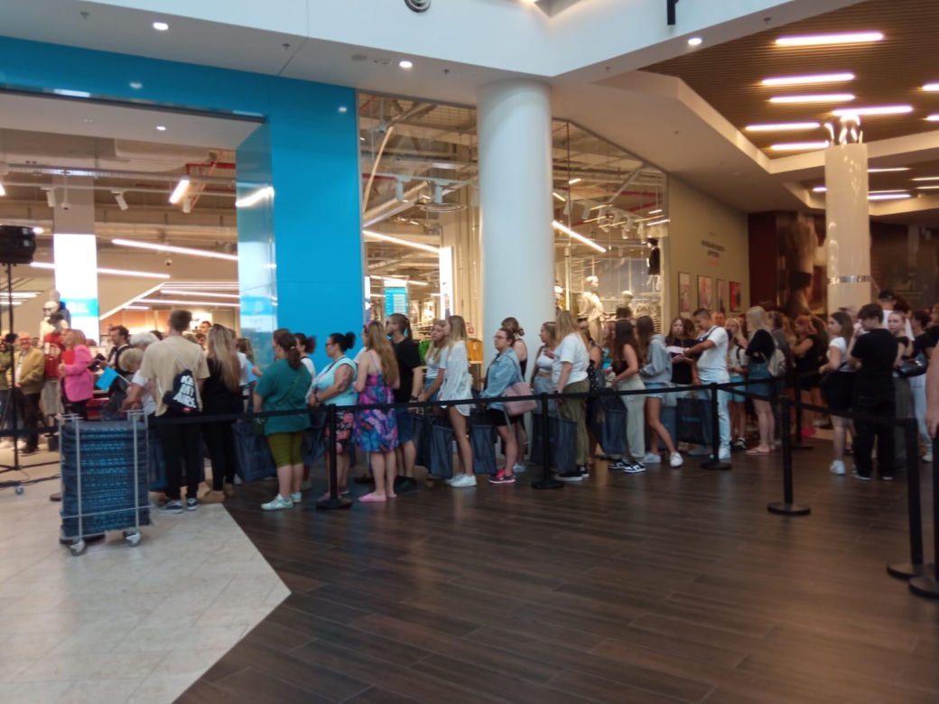Primark we Wrocławiu oficjalnie otwarty! Kolejki do sklepu od samego rana [ZDJĘCIA]