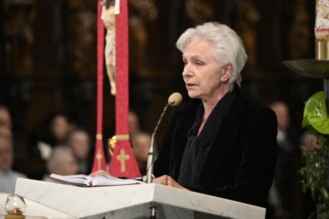 Msza za ofiary Smoleńska w Archikatedrze. Obecni Nawrocki i Kaczyńska